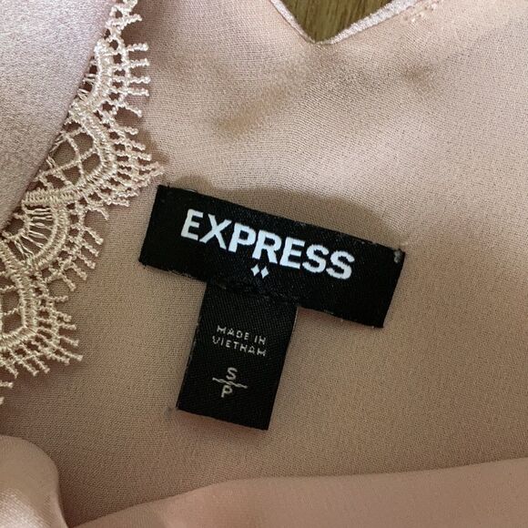 Express Light Pink Satin/Chiffon Tank EUC - Picture 3 of 8